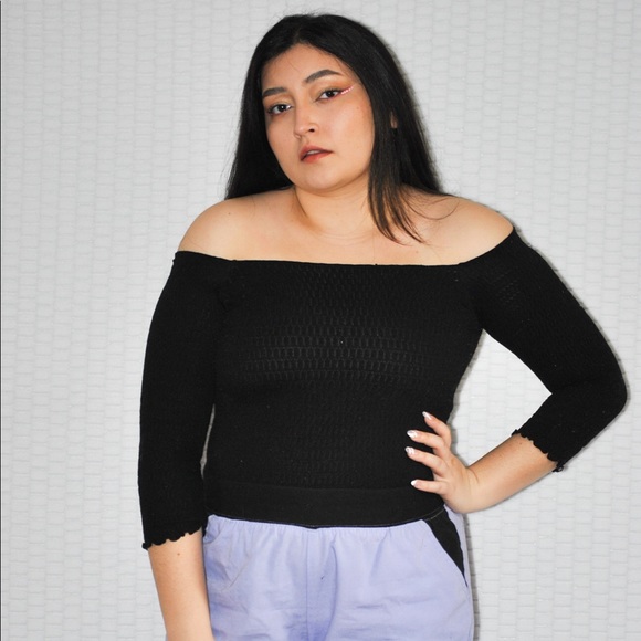 *SOLD* Black 3 quarter sleeve off the shoulder top - Picture 2 of 3
